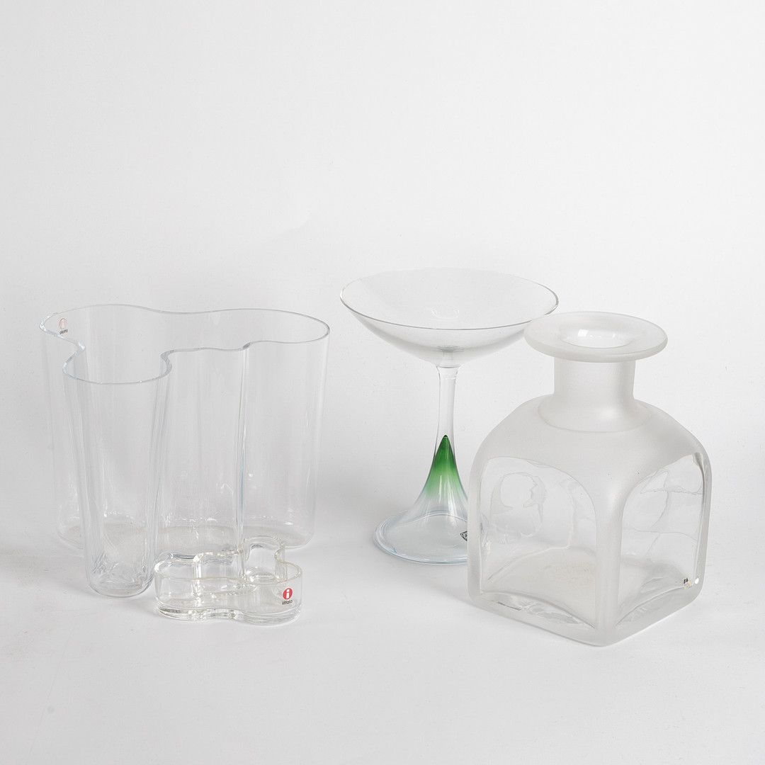 KONSTGLAS, 4 delar, "Savoy", Bertil Vallien, samt Orrefors.
