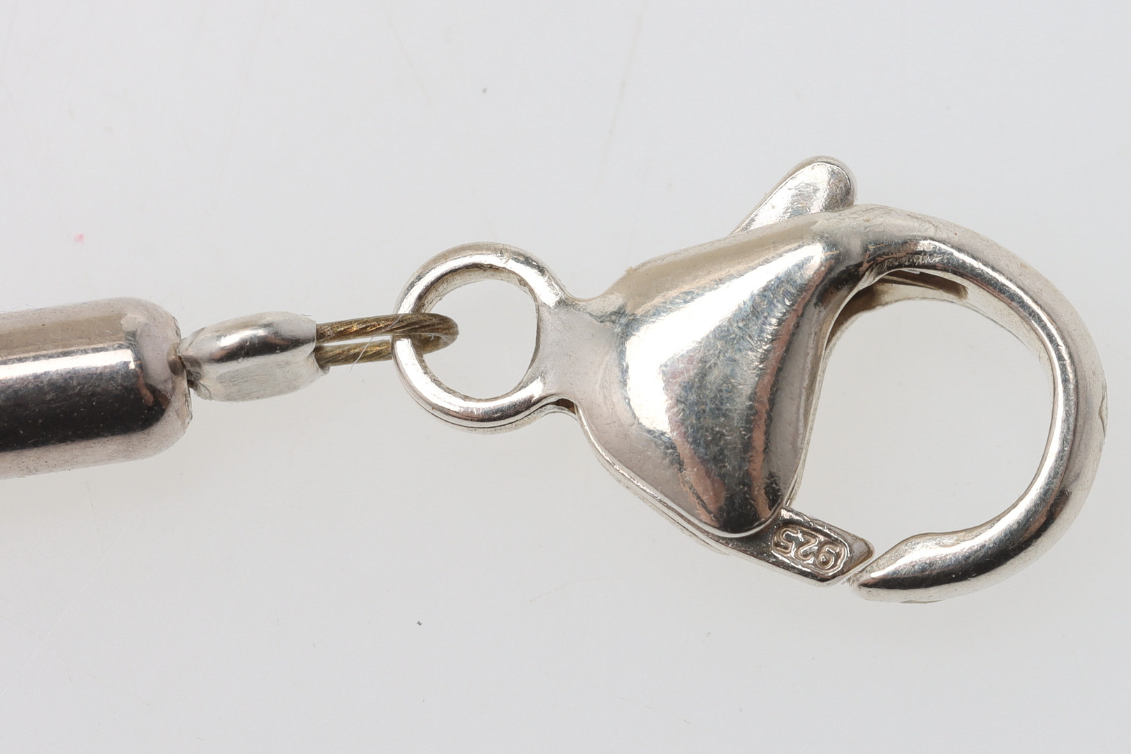 COLLIER, opaler med silverlås.