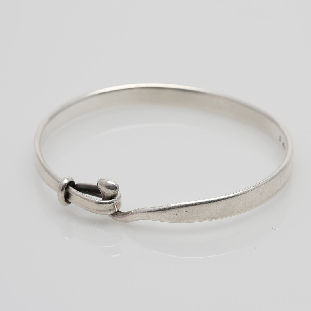 VIVIANNA TORUN BÜLOW-HÜBE. Armring, sterlingsilver, för Georg Jensen.