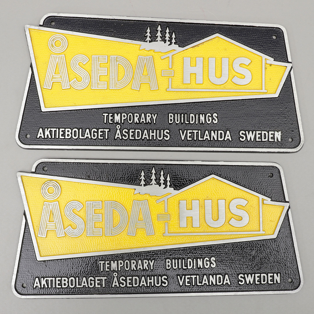 SKYLTAR, 2 st, metall, Åseda-Hus, 1900-talets mitt.