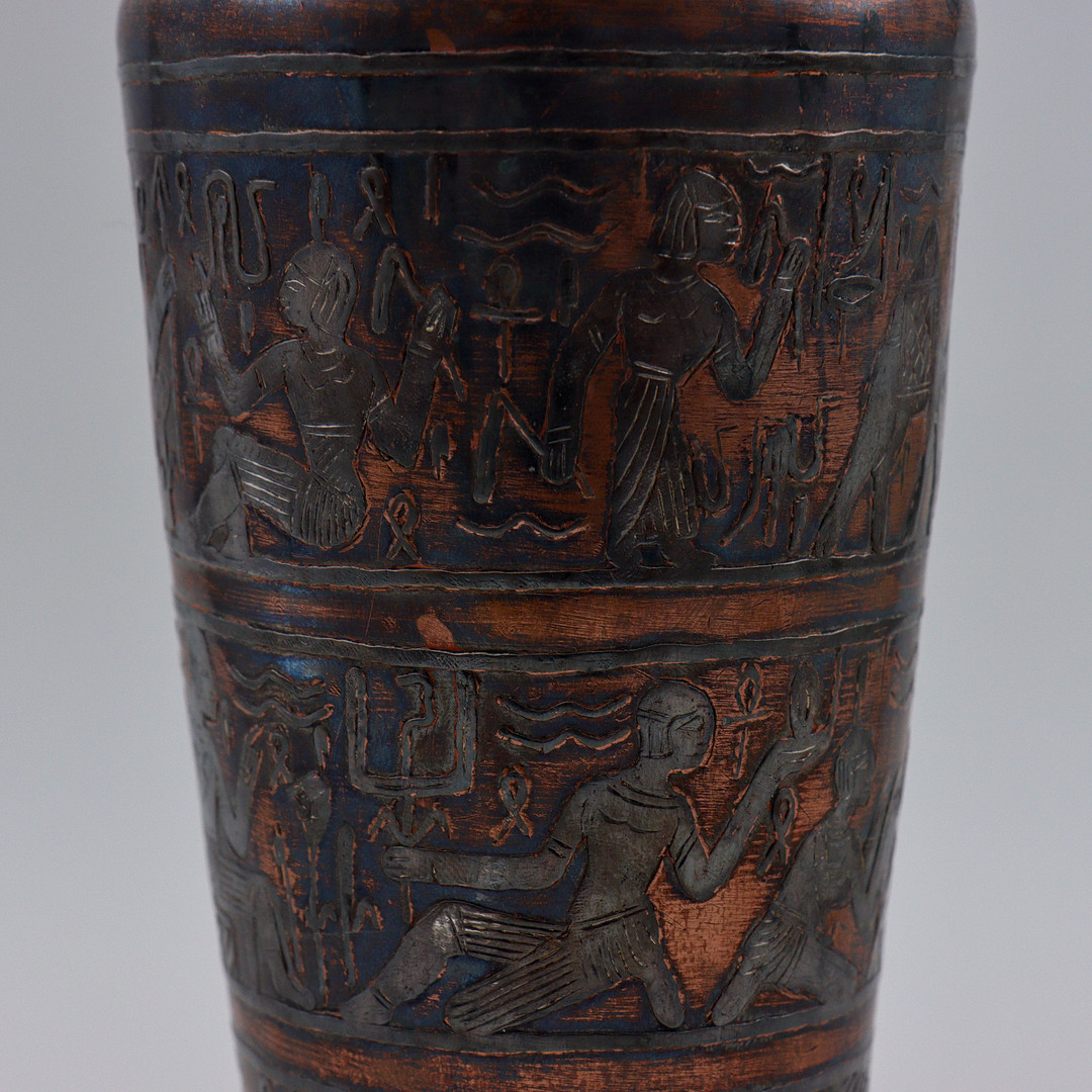 VAS OMGJORD TILL BORDSLAMPA, KOPPAR, DEKOR AV HIEROGLYFER, 1900-TAL.