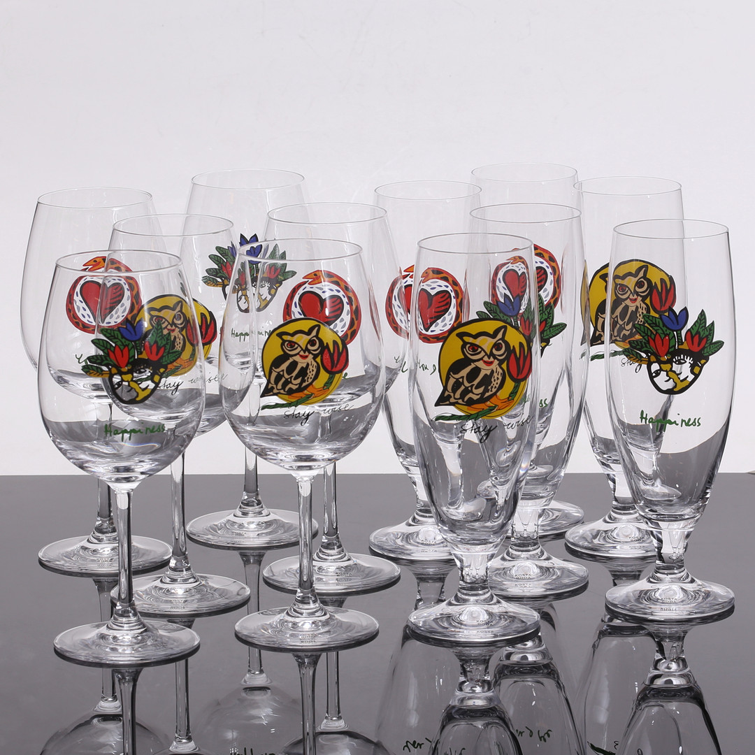 ULRICA HYDMAN-VALLIEN. Vin samt ölglas, 12 st, "Friendship", Kosta Boda.