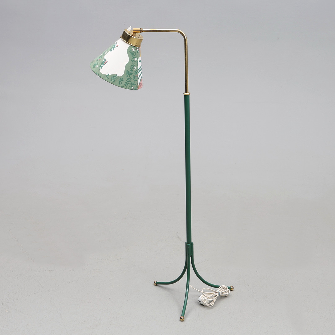 JOSEF FRANK. Golvlampa, no. 1842, för Firma Svenskt Tenn, mässing och grönlackerad metall.