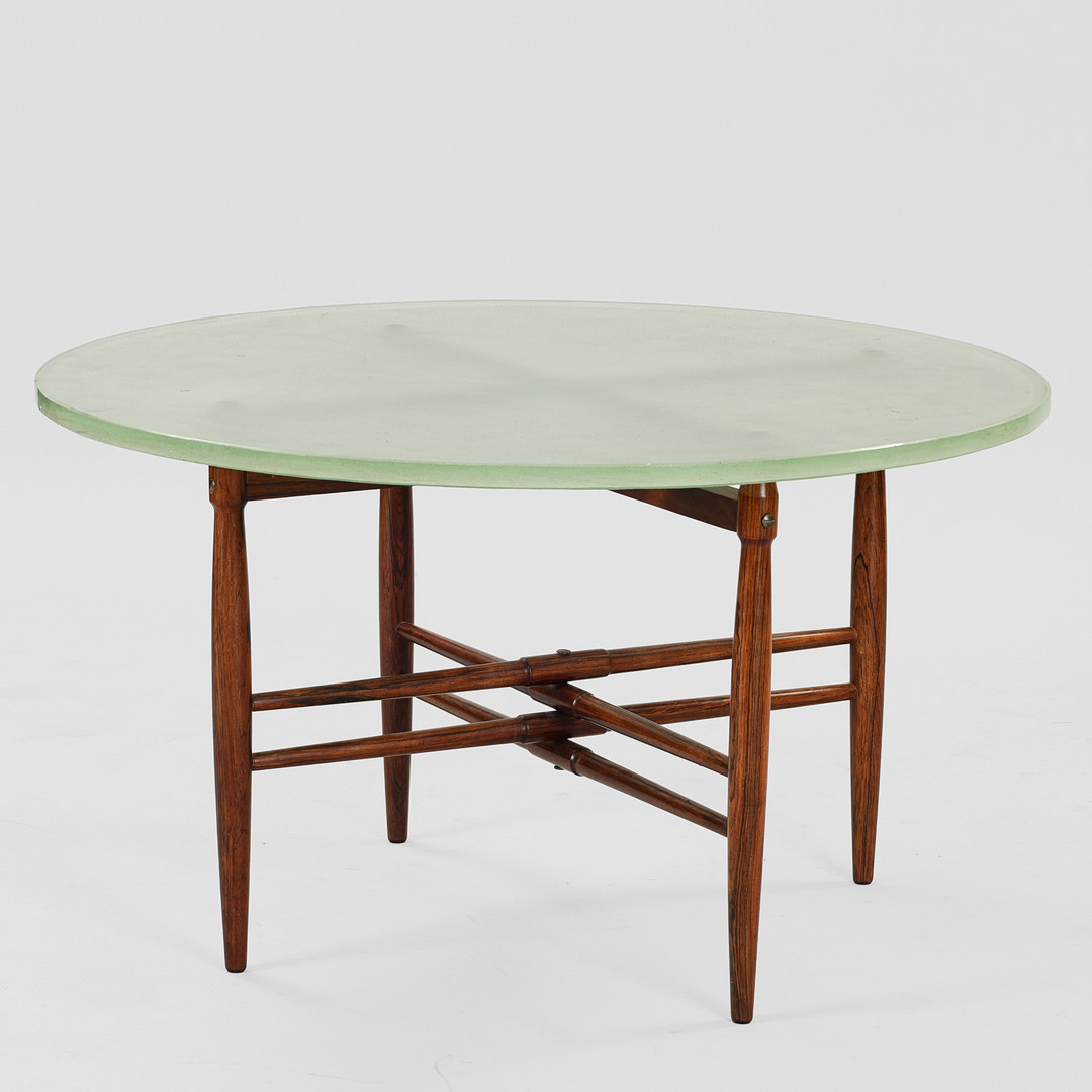 POUL HUNDEVAD. Cirkulært sofabord med stel af palisander, top med glasplade, Vamdrup Stolefabrik, Danmark, 1950/60'erne.
