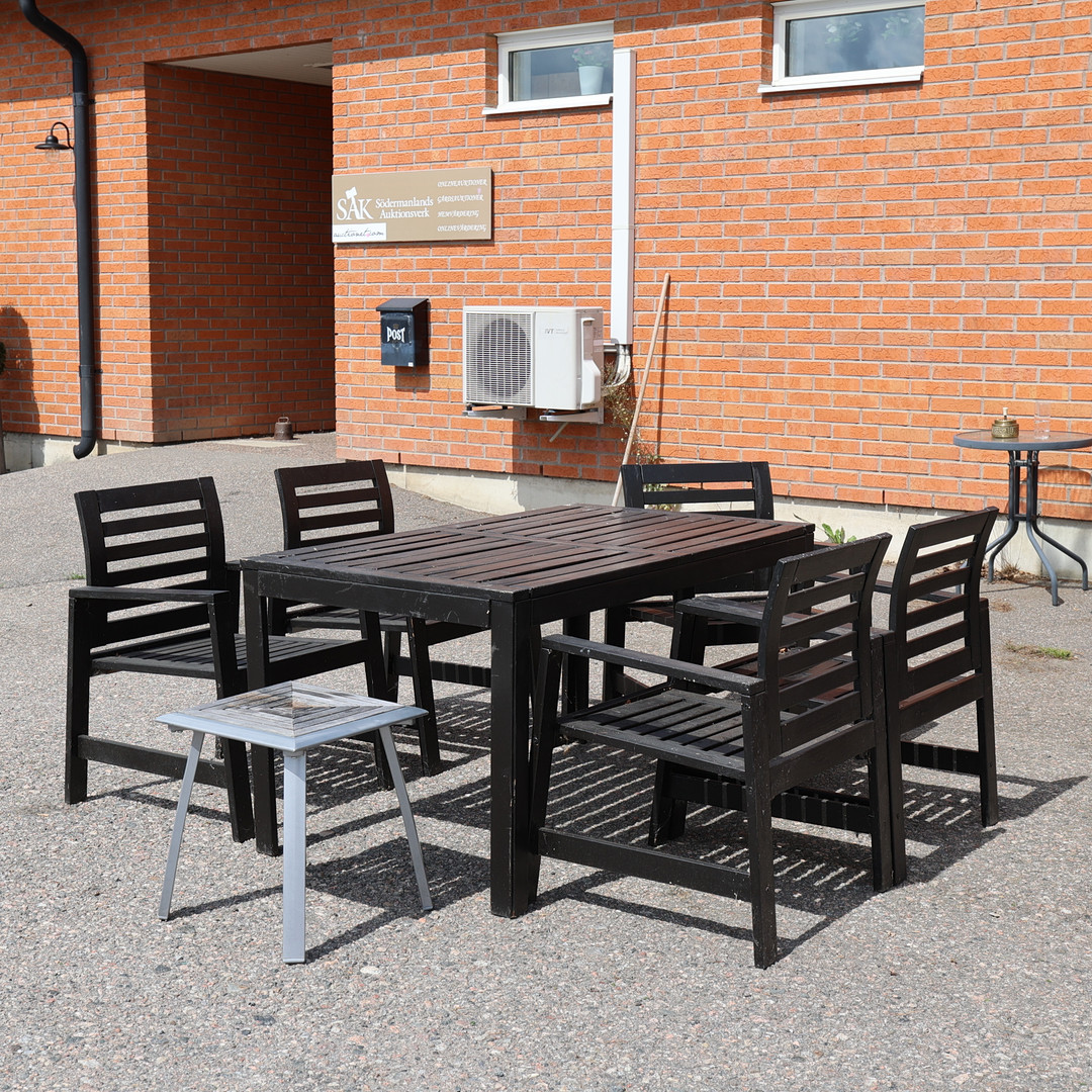 TRÄDGÅRDSGRUPP, 7 delar, bemålat trä.