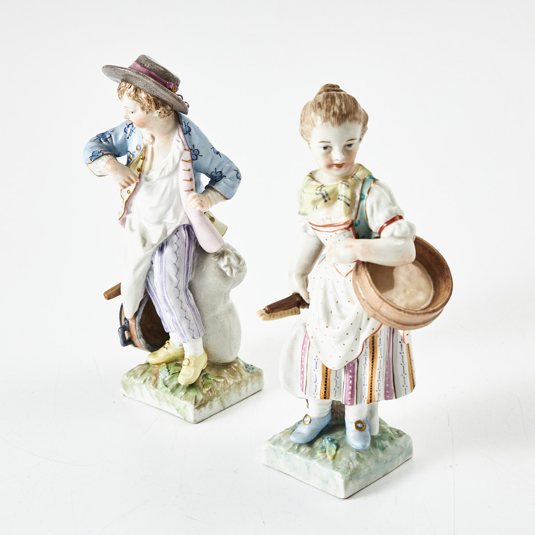 KÖNIGLICHE PORZELLAN-MANUFAKTUR BERLIN, figuriner, 2 st., porslin, Tyskland, 1800-tal, rokokostil, polykromt bemålade.