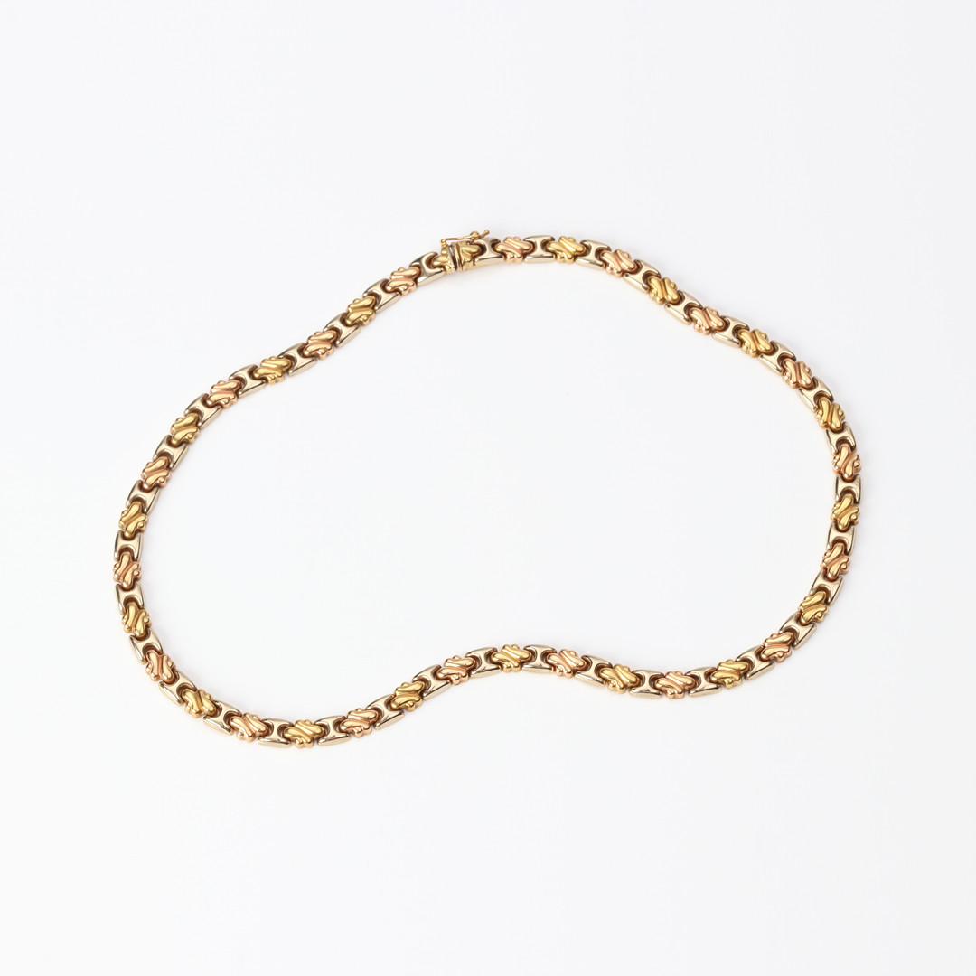 HALSBAND. 18k trefärgat guld, vikt ca 26,7 gram.