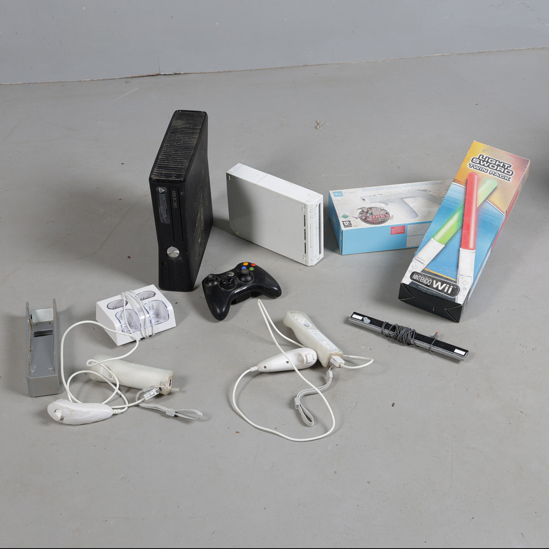XBOX 360, NINTENDO WII, AND VARIOUS ACCESSORIES (QTY).