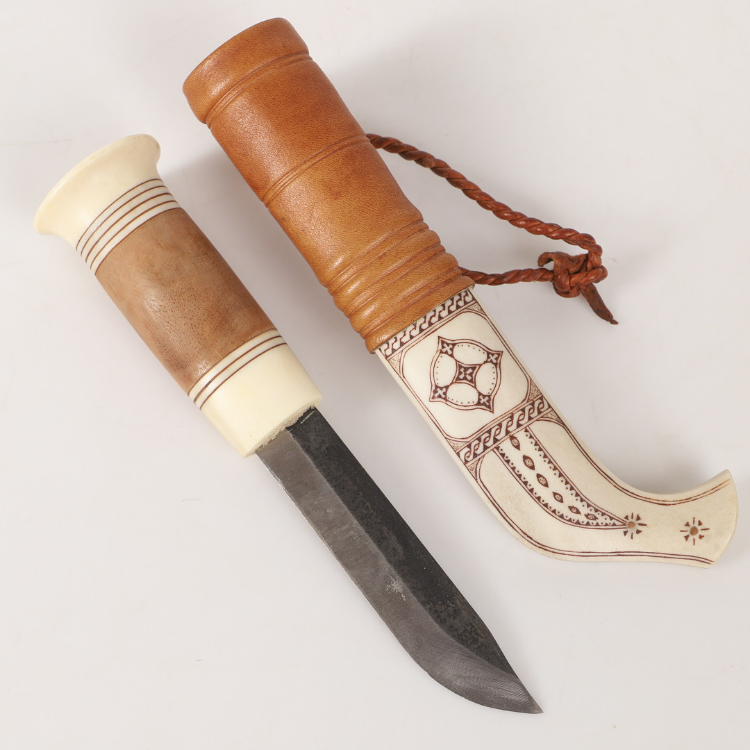 INGVAR SVONNI. Kniv med balja, renskinn/-horn, signerad.