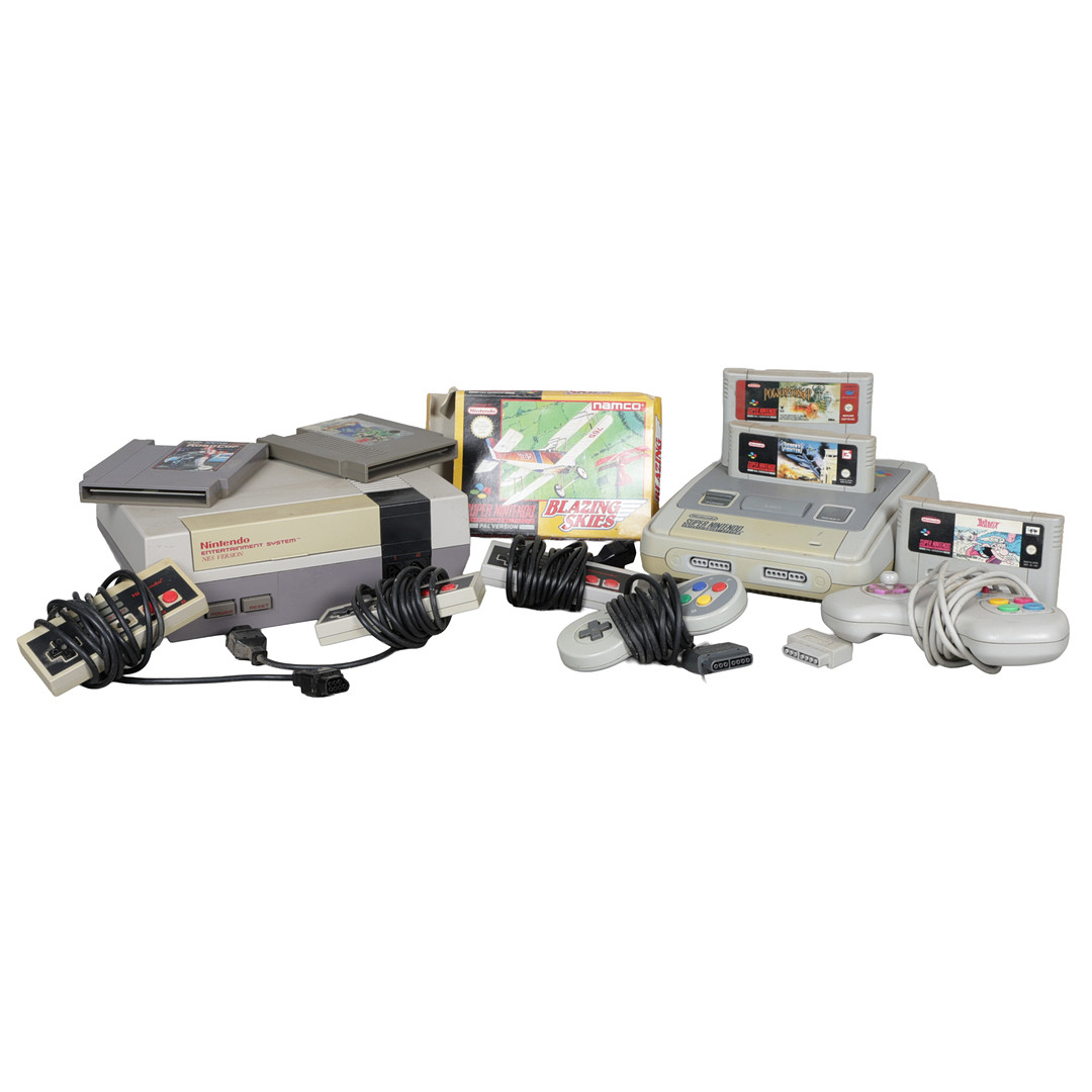 NINTENDO NES, SNES, GAMES AND CONTROLLERS (QTY).