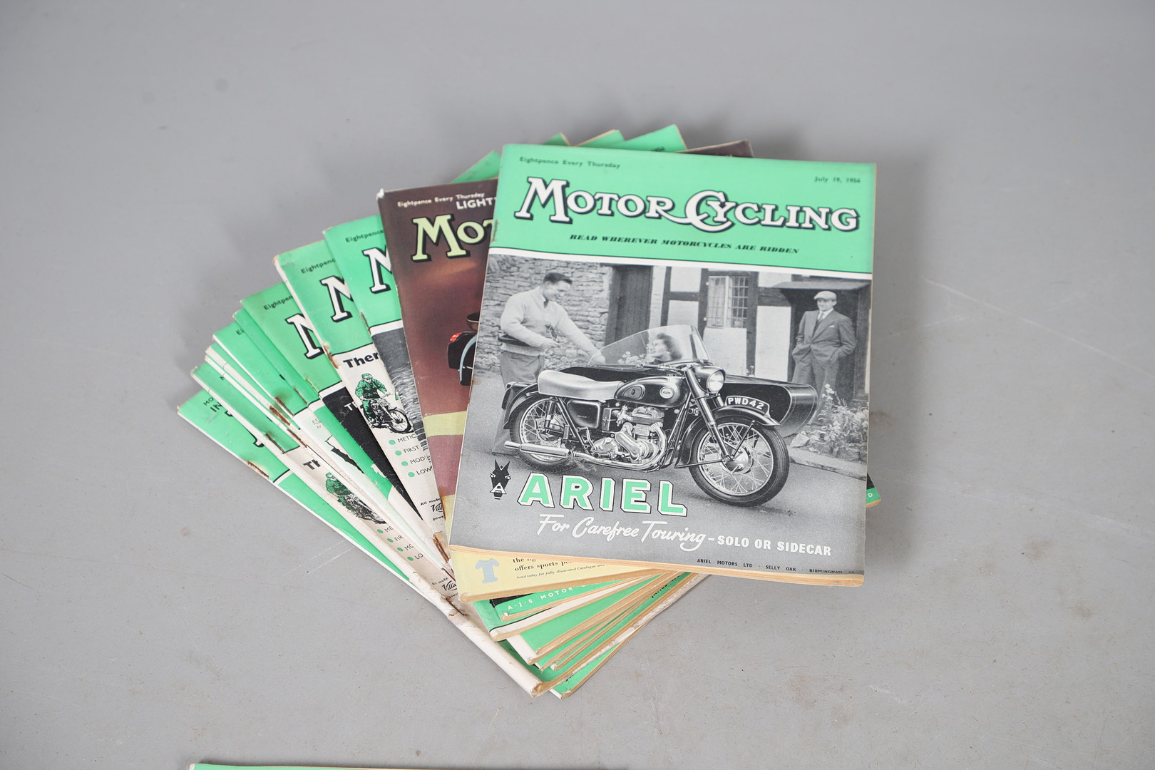 A QUANTITY OF MID CENTURY AND OTHER MOTORCYCLE MAGAZINES.