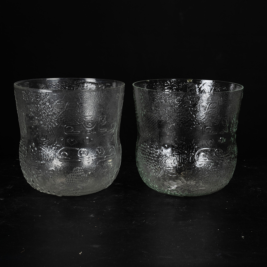 OIVA TOIKKA. Skålar, 2 st, "Fauna", glas, Nuutajärvi, Finland.