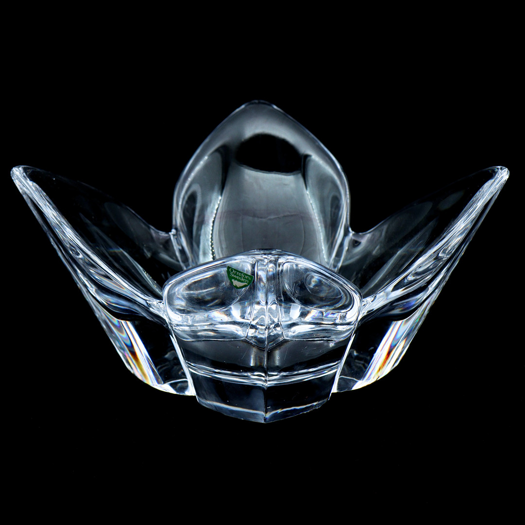 LARS HELLSTEN. SKÅL (25cm) "LOTUS", ORREFORS, 1900-TAL.