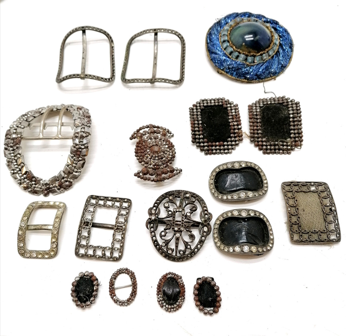 QTY OF ANTIQUE BUCKLES.