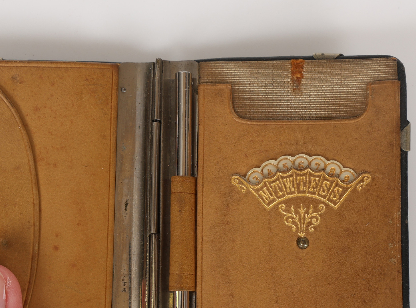 AN RAF SWEETHEART AIDE MEMOIR.