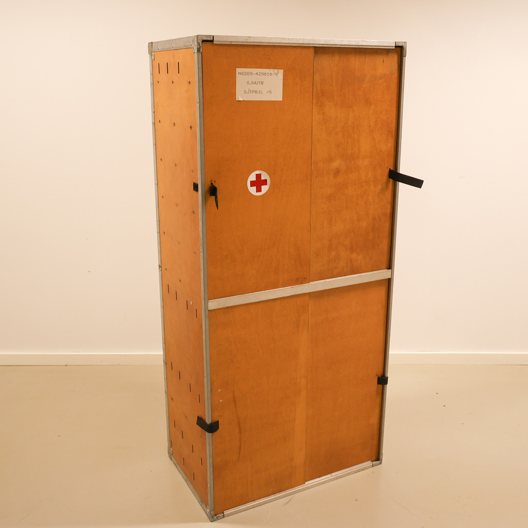 SJUKVÅRDARSKÅP M/8289, Försvarsmakten, 1900-talets mitt.