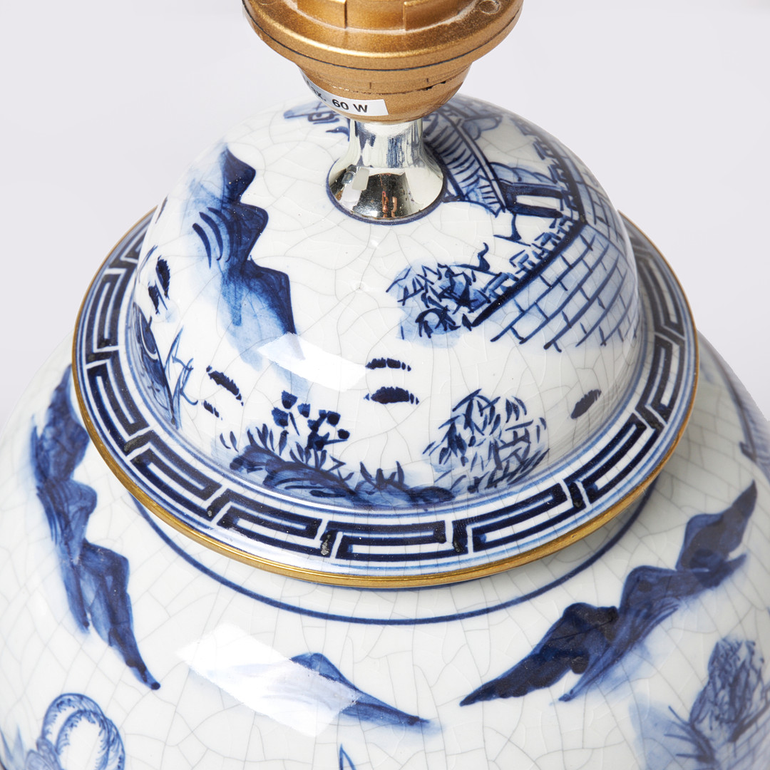BORDSLAMPOR, 1 par, samtida produktion, etikettmärkta B&B Oriental Import AB, blåvit dekor.