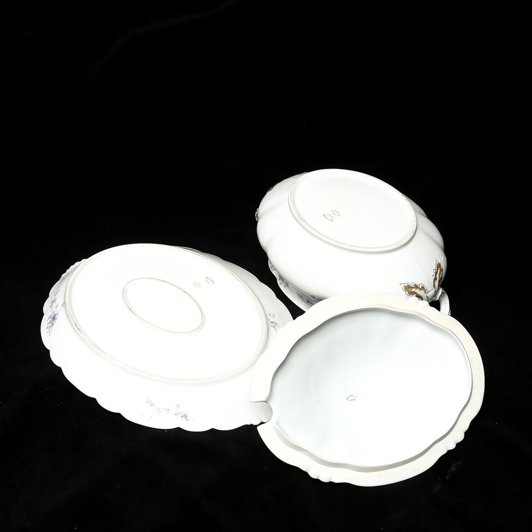 TERRIN med lock och fat, Limoges, Haviland.