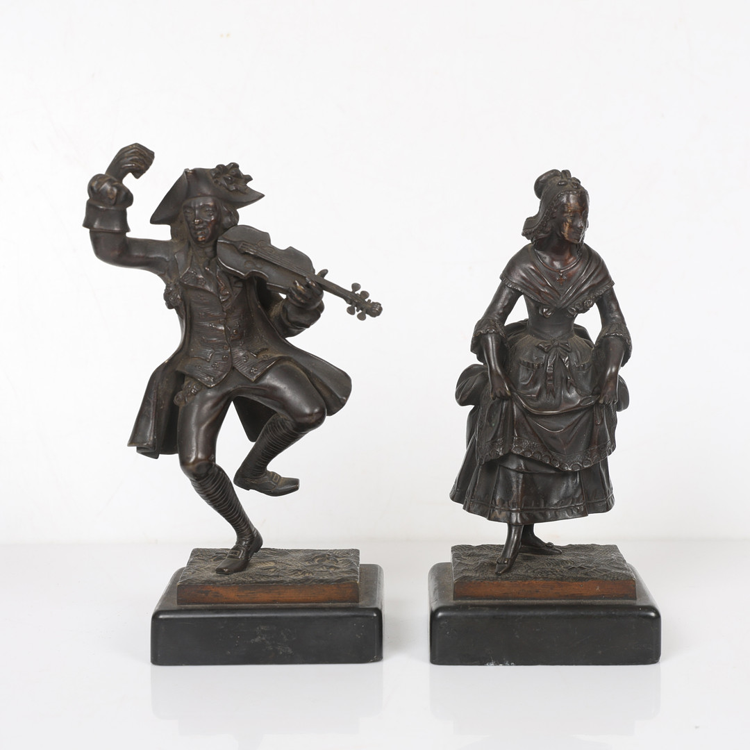 A PAIR OF 19TH CENTURY FRENCH BRONZE FIGURES (2).