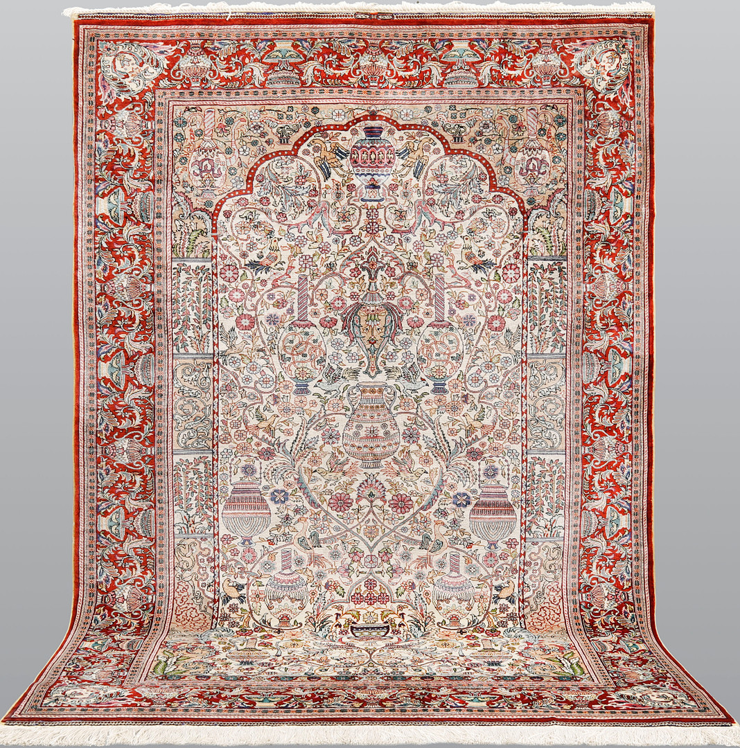 MATTA. Figural Orientalisk silke, ca 1.000.000 knutar / kvm, 155 x 93 cm.