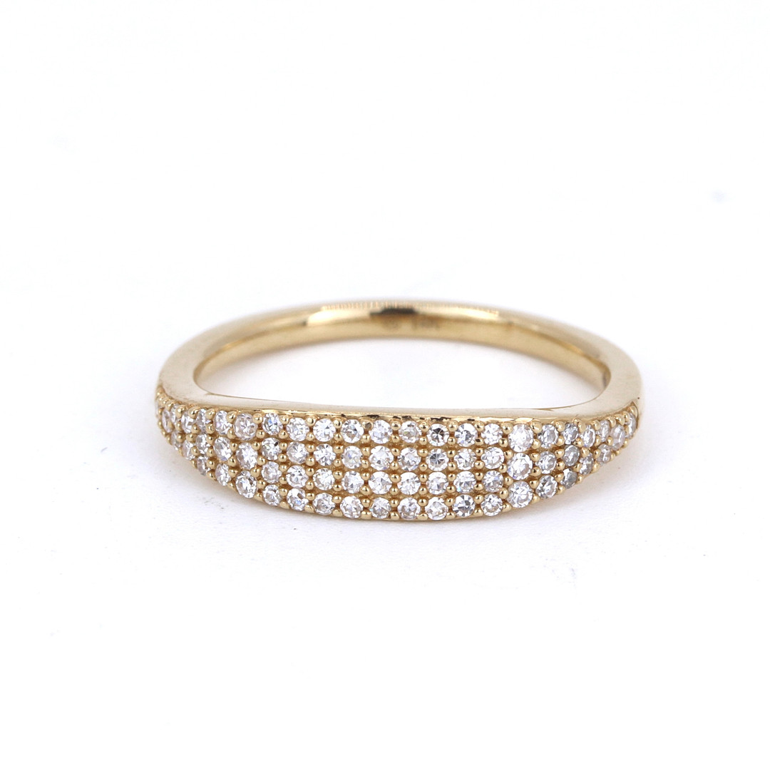 14CT GOLD DIAMOND SET RING.