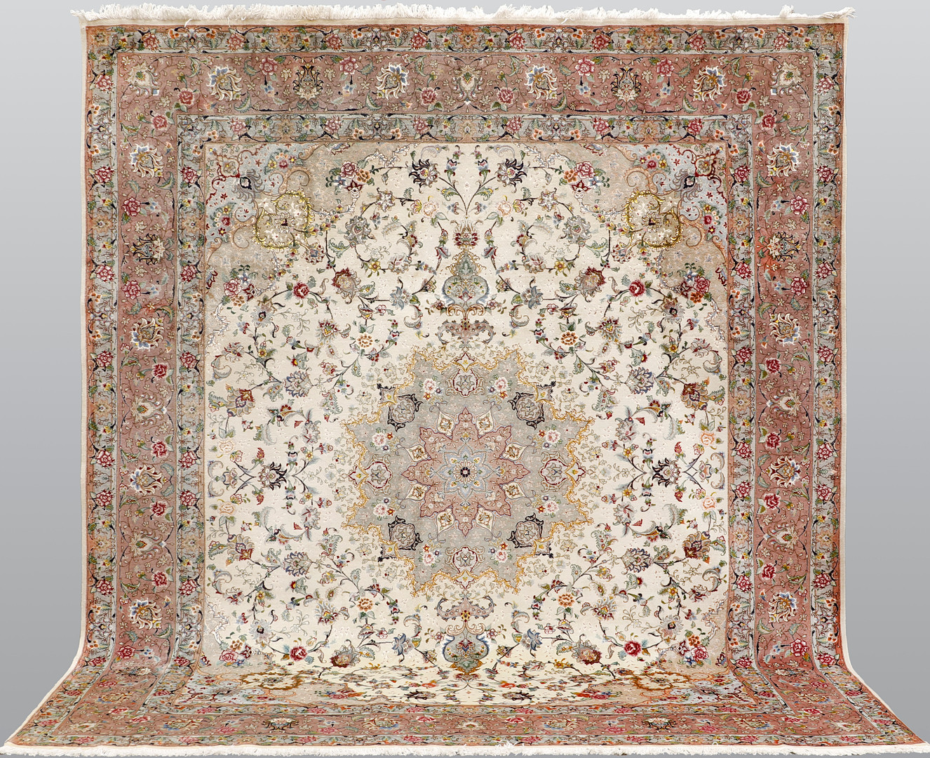 MATTA. Täbriz part silk s.k 50 radj ca 500.000 knutar / kvm, 297 x 253 cm.