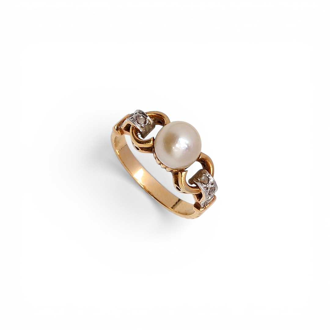 Pearl and diamonds ring, mid 20th Century.
