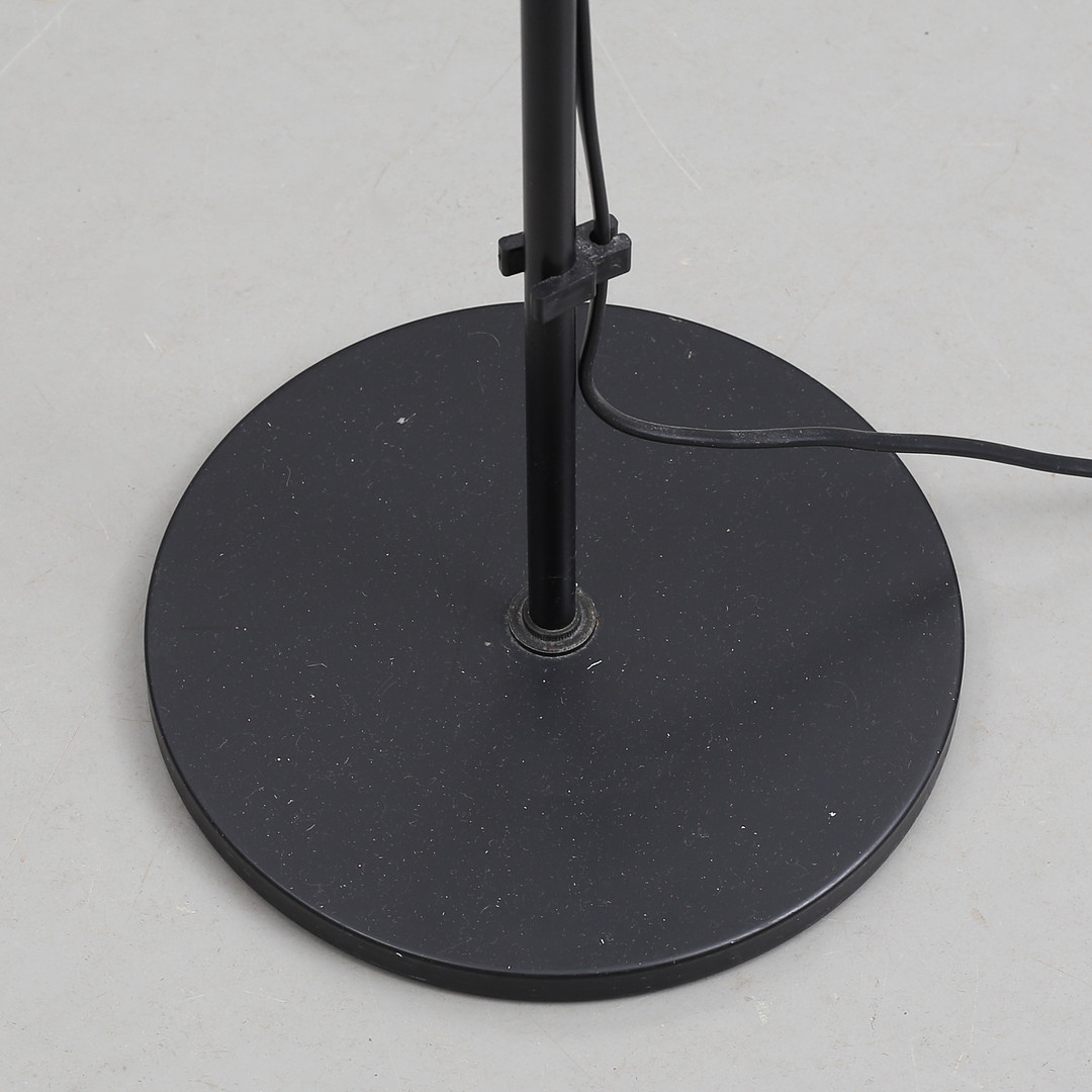 GOLVLAMPA, gulmetall, Pileprodukter, GB-100, Landskrona.
