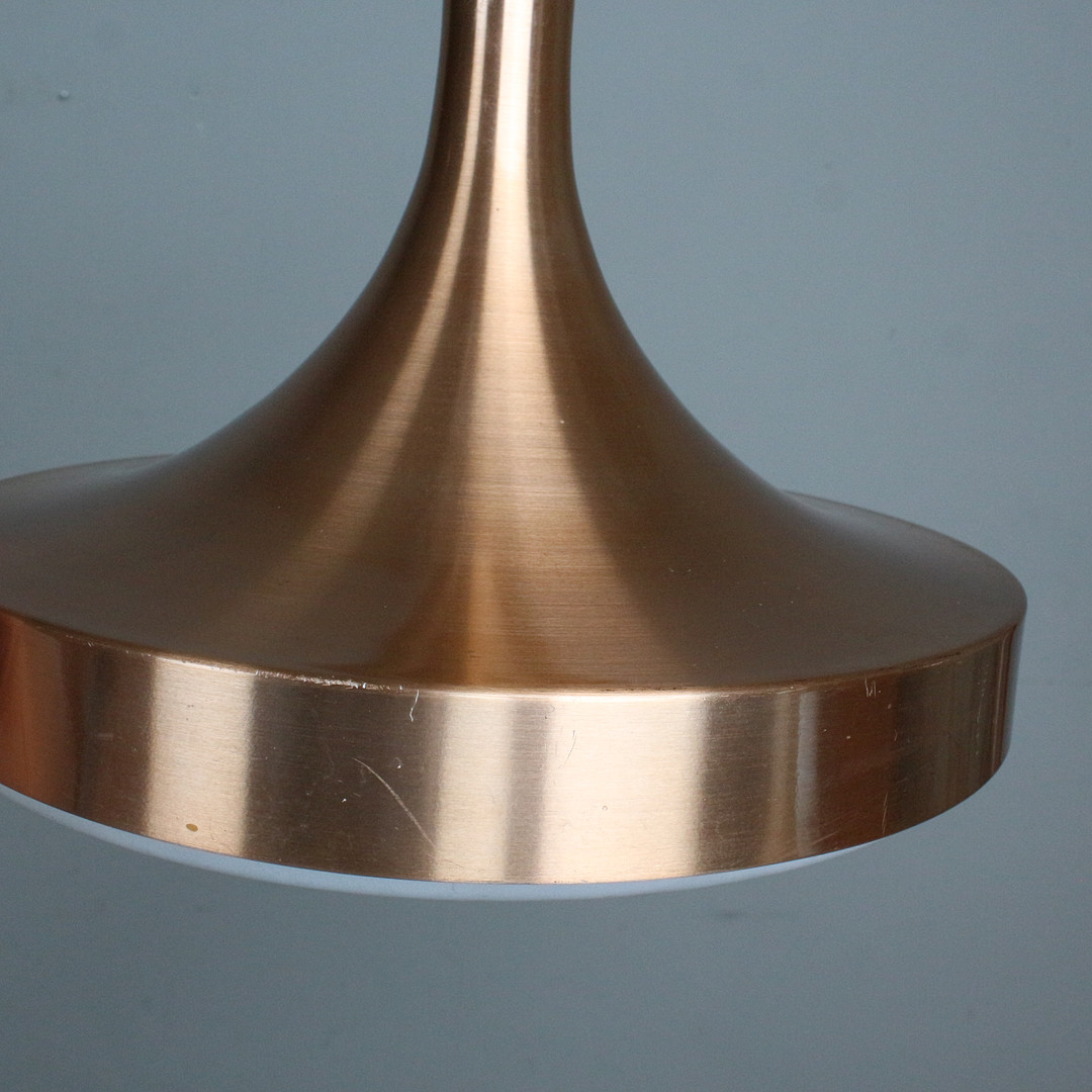 DORIA LEUCHTEN. Mid-Century Pendelleuchte aus den 1960er.
