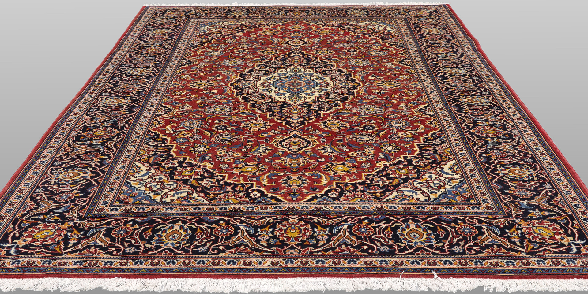 MATTA. Keshan fine, 308 x 197 cm.