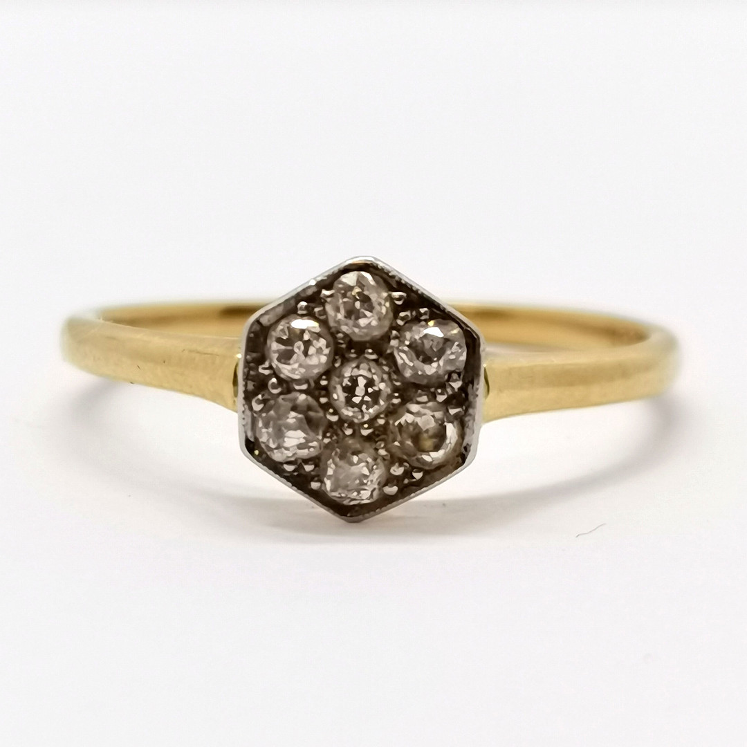 18CT GOLD DIAMOND (7) CLUSTER RING IN ORIGINAL CLEMENT WHITE BOX.