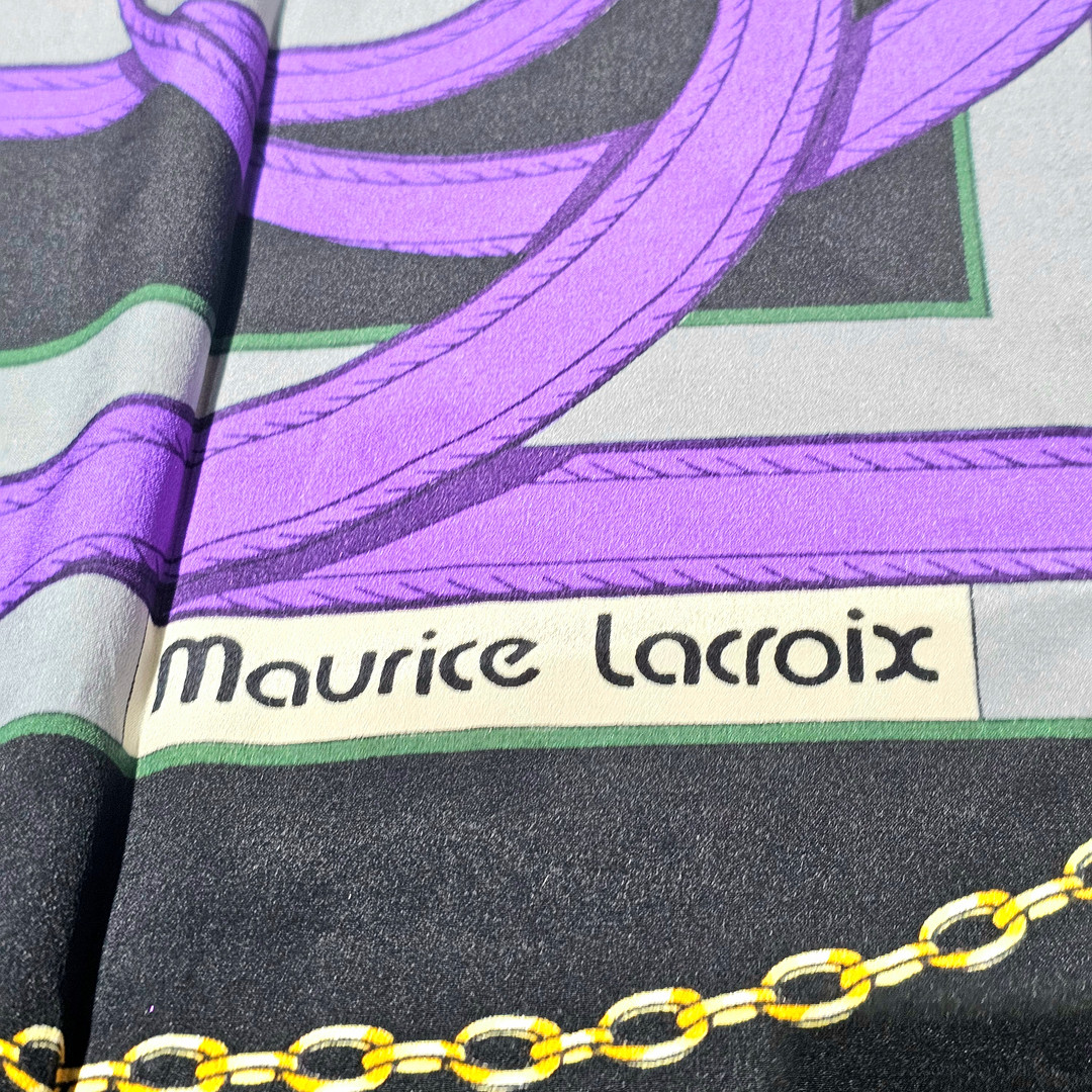 MAURICE LACROIX. Gran pañuelo de diseño de cadenas y cintas ecuestres. En seda.