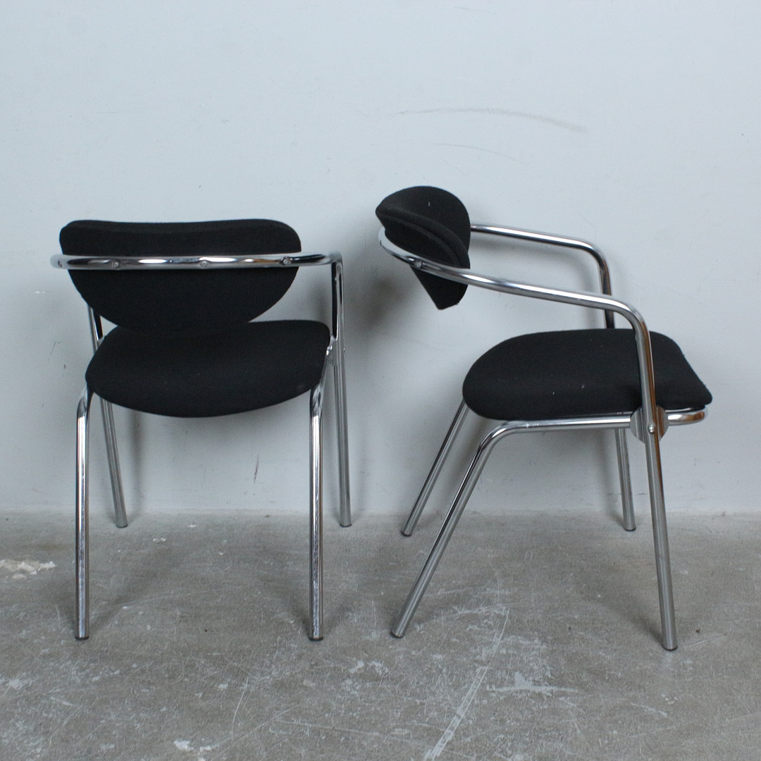 PICOTTI. Vier Stühle/Stapelstühle der 1990er, Italien.