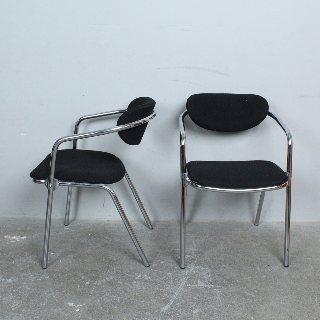 PICOTTI. Vier Stühle/Stapelstühle der 1990er, Italien.