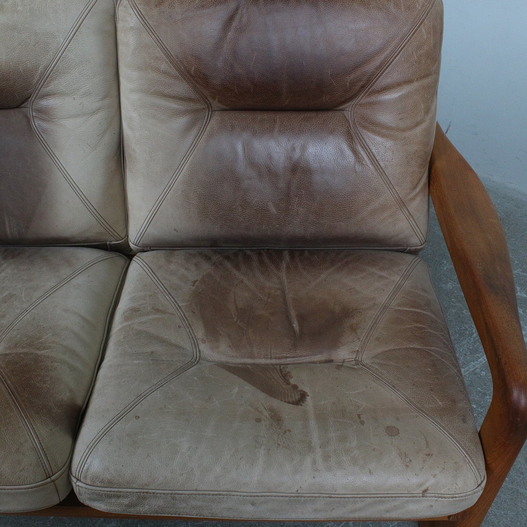 HOLSTEBRO MØBELFABRIK. Sofa / Zweisitzer, Teak, Leder, 1970er, Dänemark.