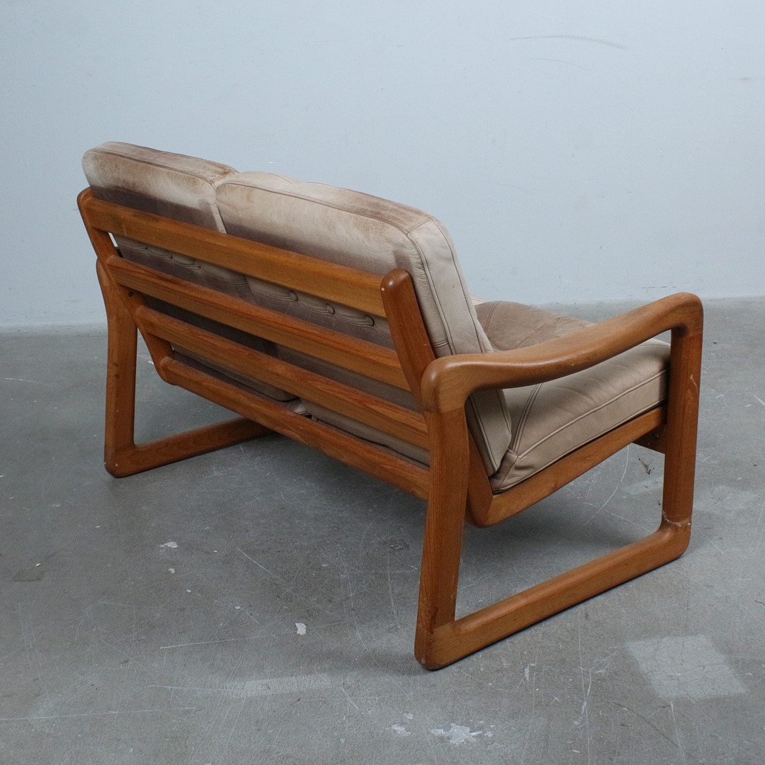 HOLSTEBRO MØBELFABRIK. Sofa / Zweisitzer, Teak, Leder, 1970er, Dänemark.