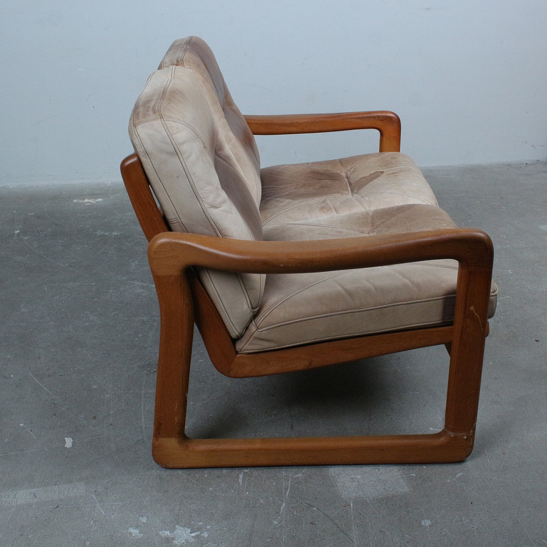 HOLSTEBRO MØBELFABRIK. Sofa / Zweisitzer, Teak, Leder, 1970er, Dänemark.