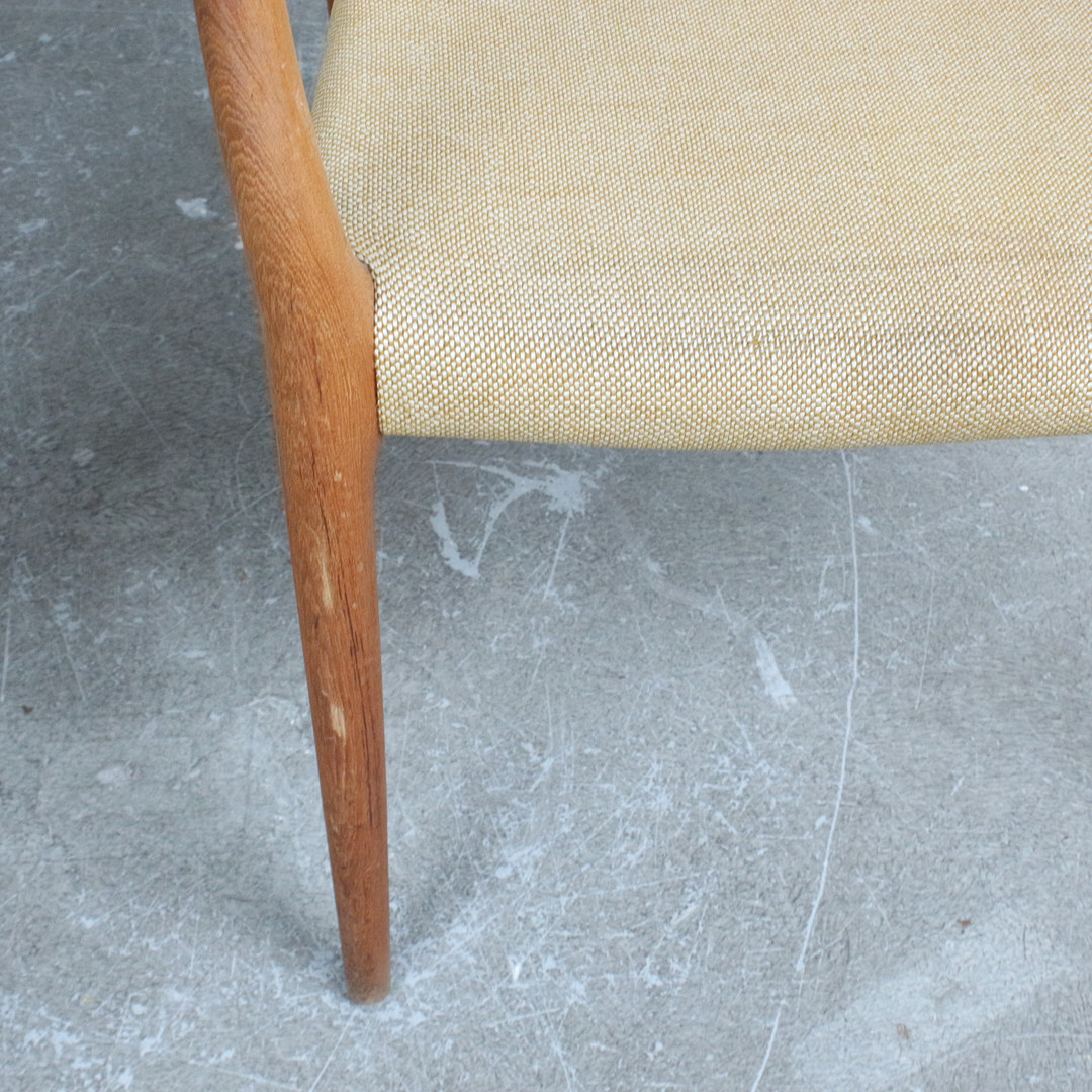 NIELS OTTO MØLLER. J.L. Møller Møbelfabrik. Vier Armlehnstühle, 'Modell 65'. Teak, Stoff, 1960er, Dänemark.