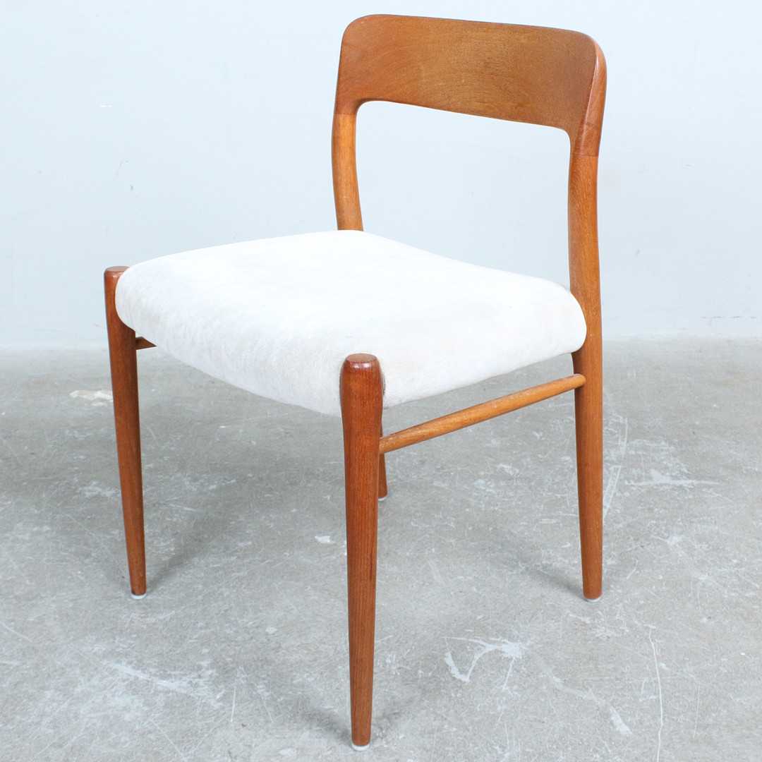 NIELS O. MØLLER. JL Møllers Møbelfabrik, Stuhl/Esszimmerstuhl, Modell '' 75 '' Teak, Dänemark, 1970er Jahre.