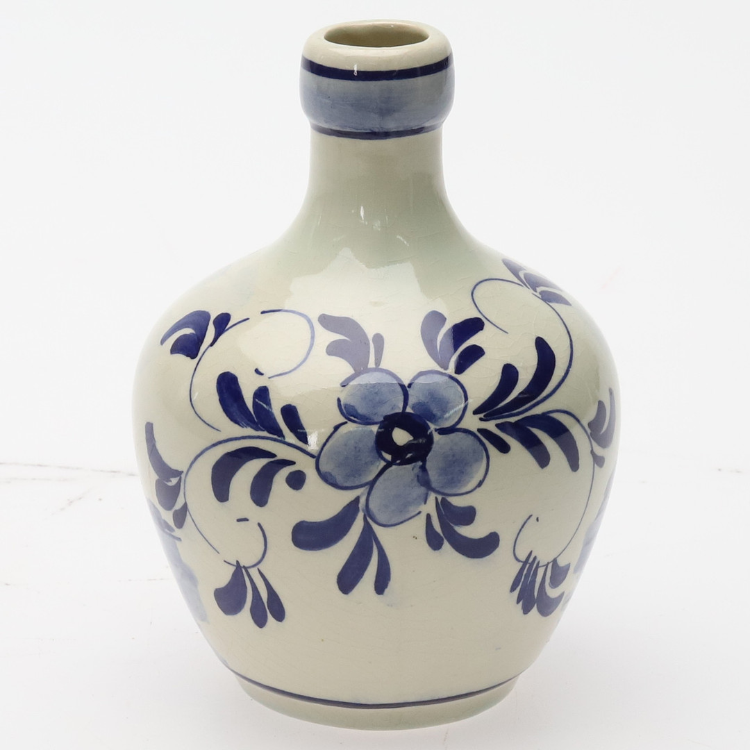 VAS och VÄDERKVARN. Handmålat porslin, Delft, Holland, 1900-tal.