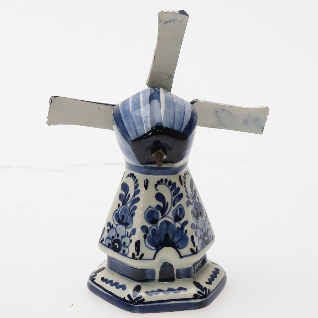 VAS och VÄDERKVARN. Handmålat porslin, Delft, Holland, 1900-tal.
