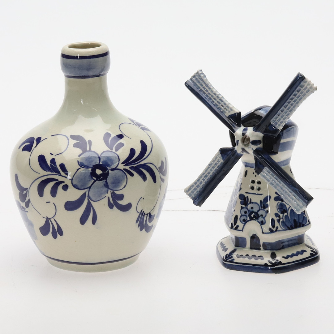 VAS och VÄDERKVARN. Handmålat porslin, Delft, Holland, 1900-tal.