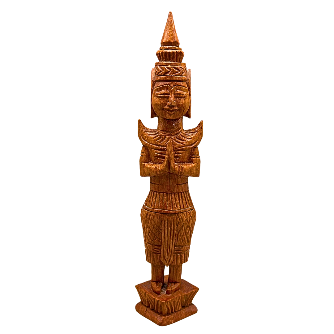 THAILÄNDISCHE THEPPHANOM-FIGUR AUS HOLZ.