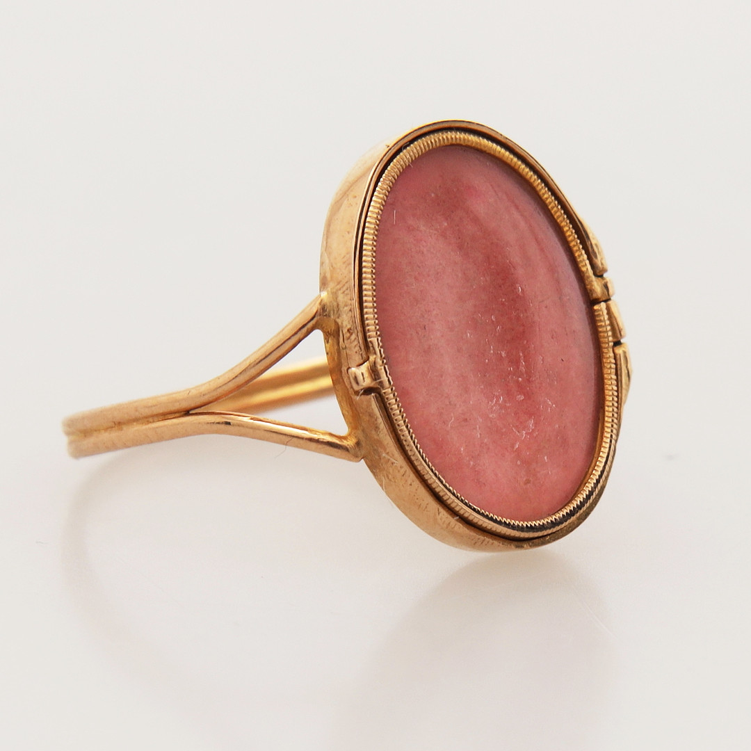 RING, guld 18k, vikt 2,69 gram.