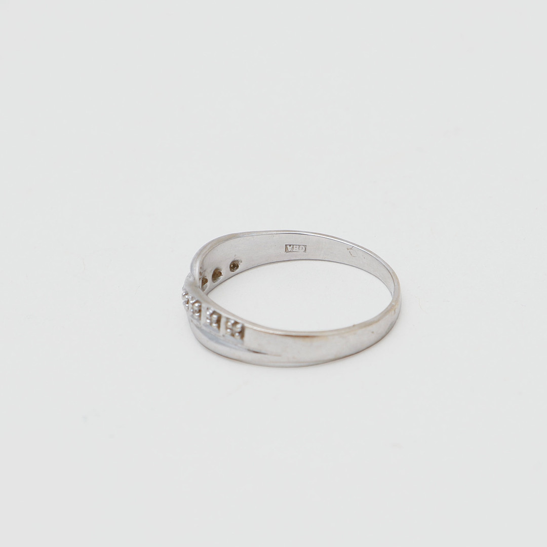 RING, 18k vitguld, diamanter, vikt ca 2,7 gram.
