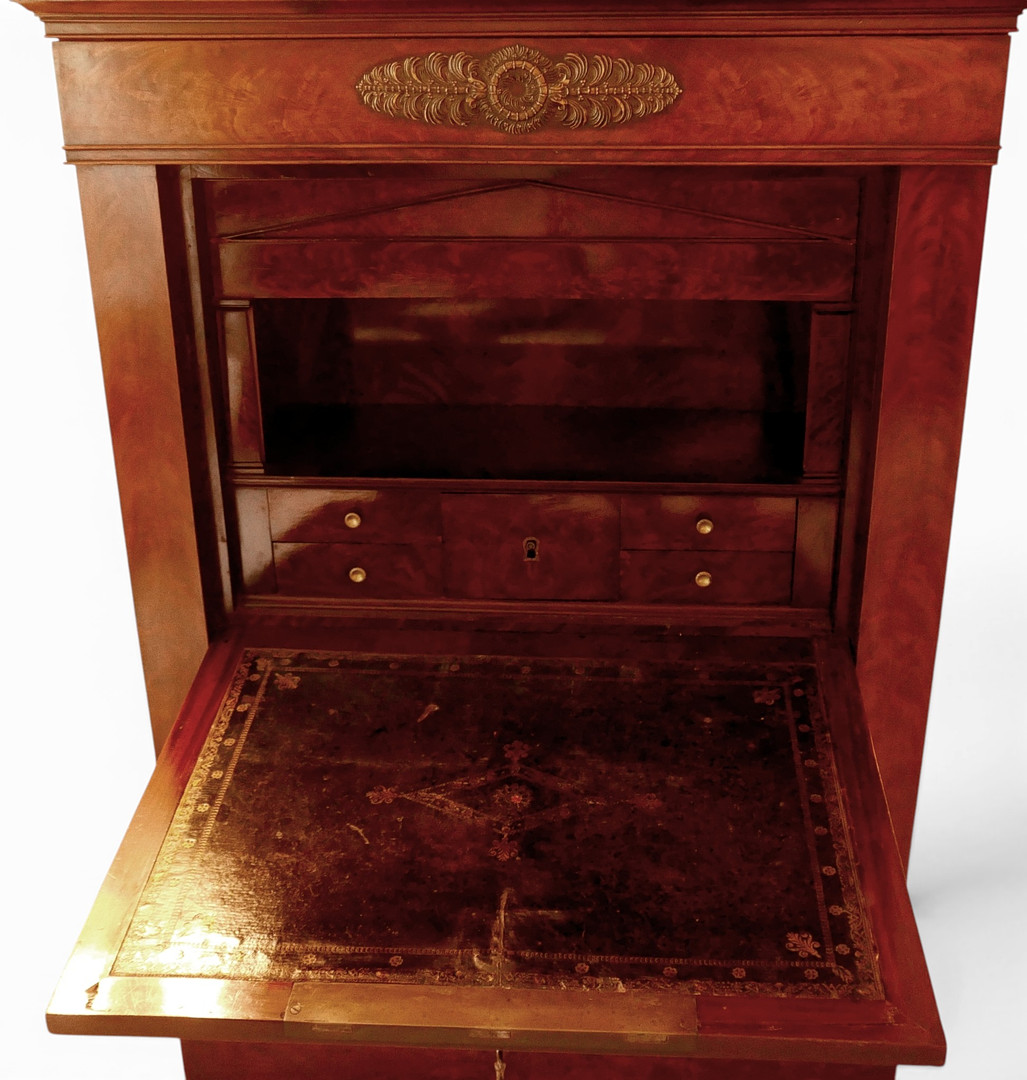 A 19TH MAHOGANY CENTURY SECRETAIRE ABATTANT.