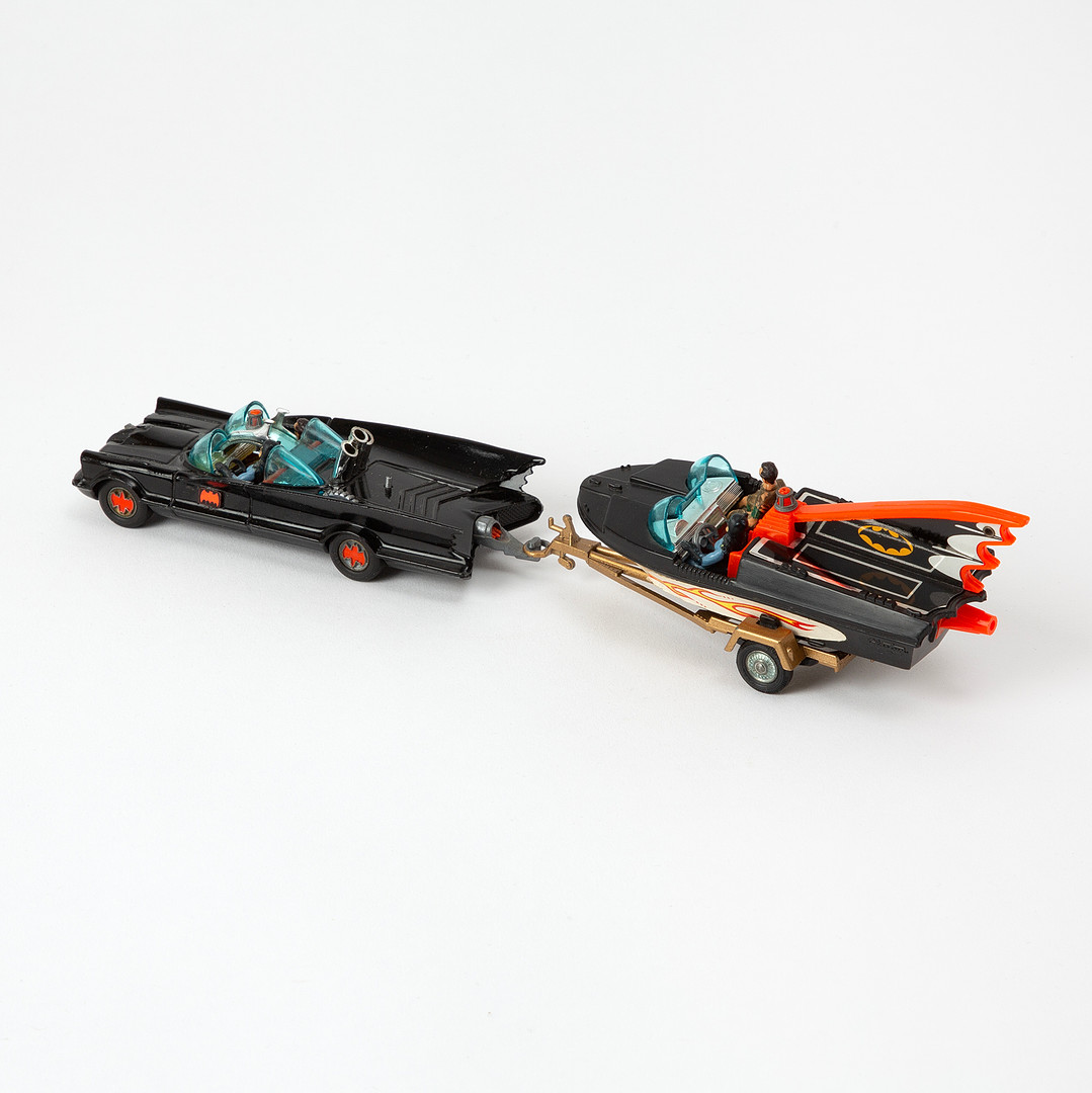 CORGI TOYS. "Rocket Firing Batmobile + Batboat", metall och plast, 1960-tal.