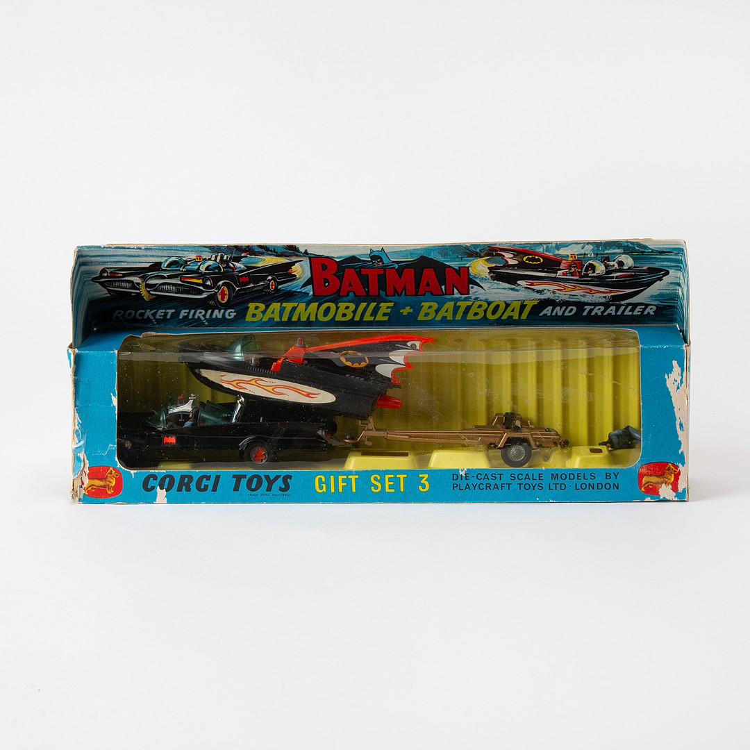 CORGI TOYS. "Rocket Firing Batmobile + Batboat", metall och plast, 1960-tal.