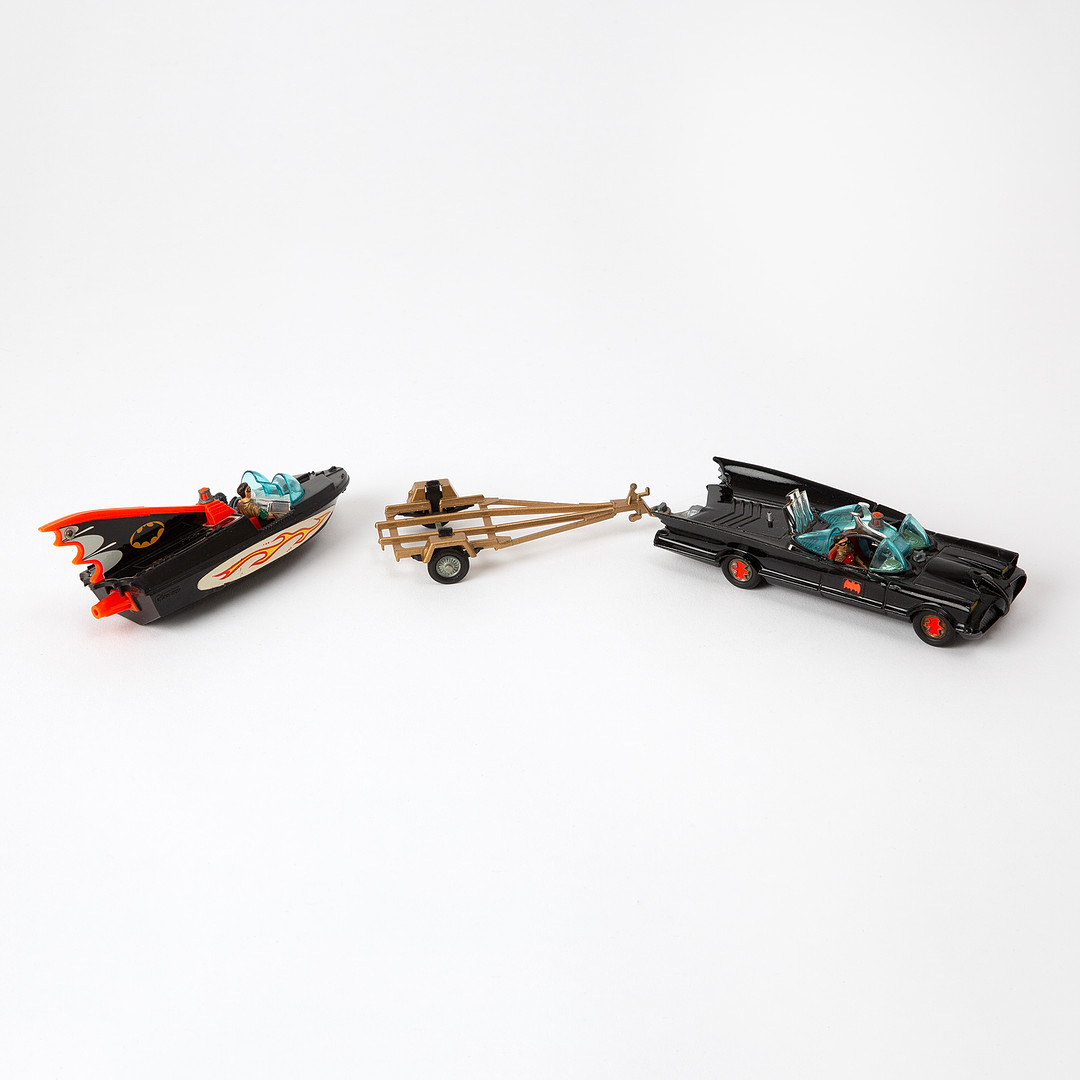 CORGI TOYS. "Rocket Firing Batmobile + Batboat", metall och plast, 1960-tal.