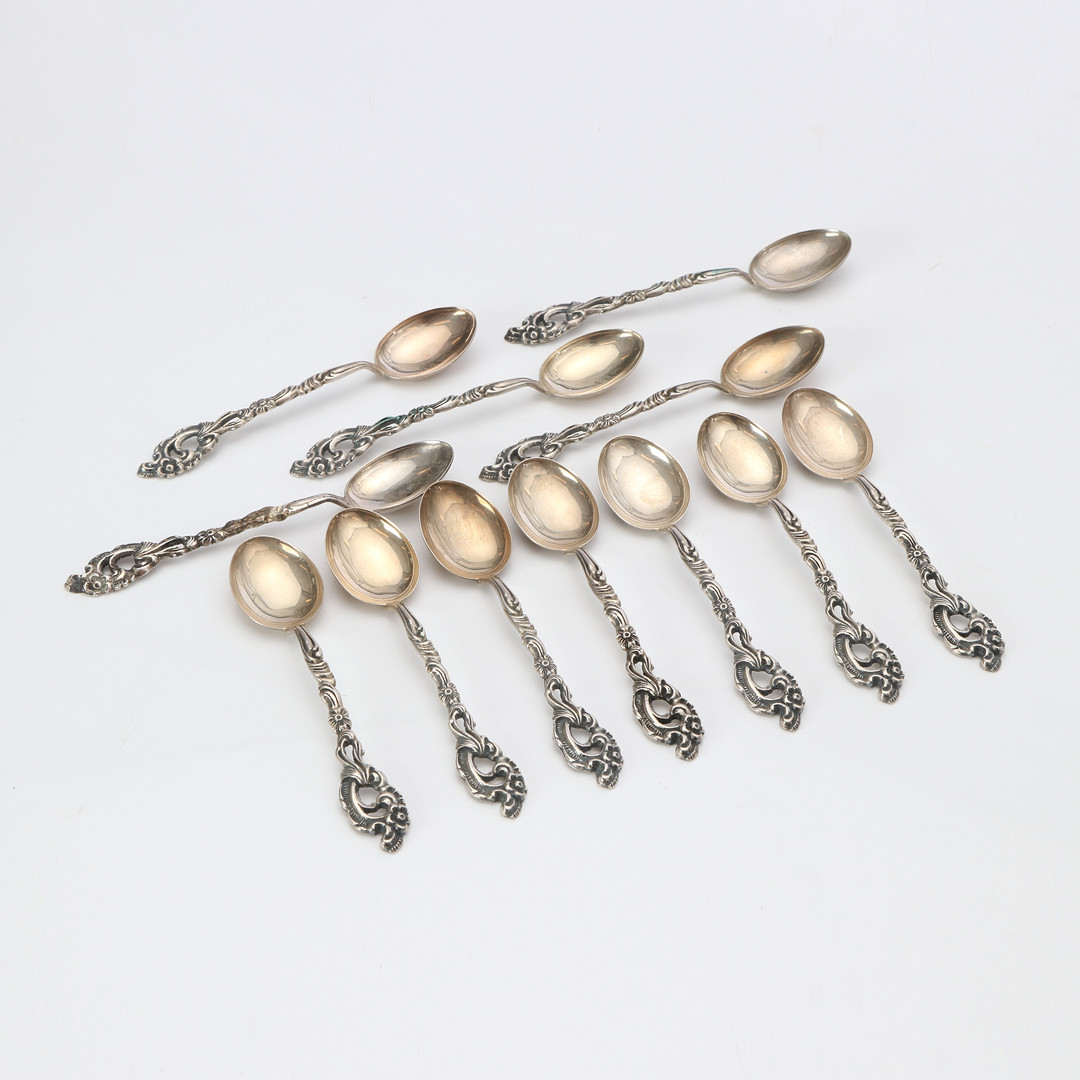 KAFFESKEDAR, TOLV ST. Silver, Mattsson & Olsson, Malmö, vikt ca 120 gram.